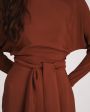Erika Cavallini Платье макси Piera с поясом и разрезами, цвет коричневый - миниатюра 5