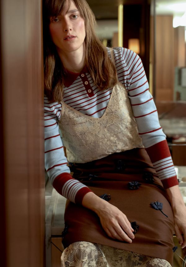 Кружево круглый год и нестандартный лейеринг: рассматриваем новый кампейн NUSELF