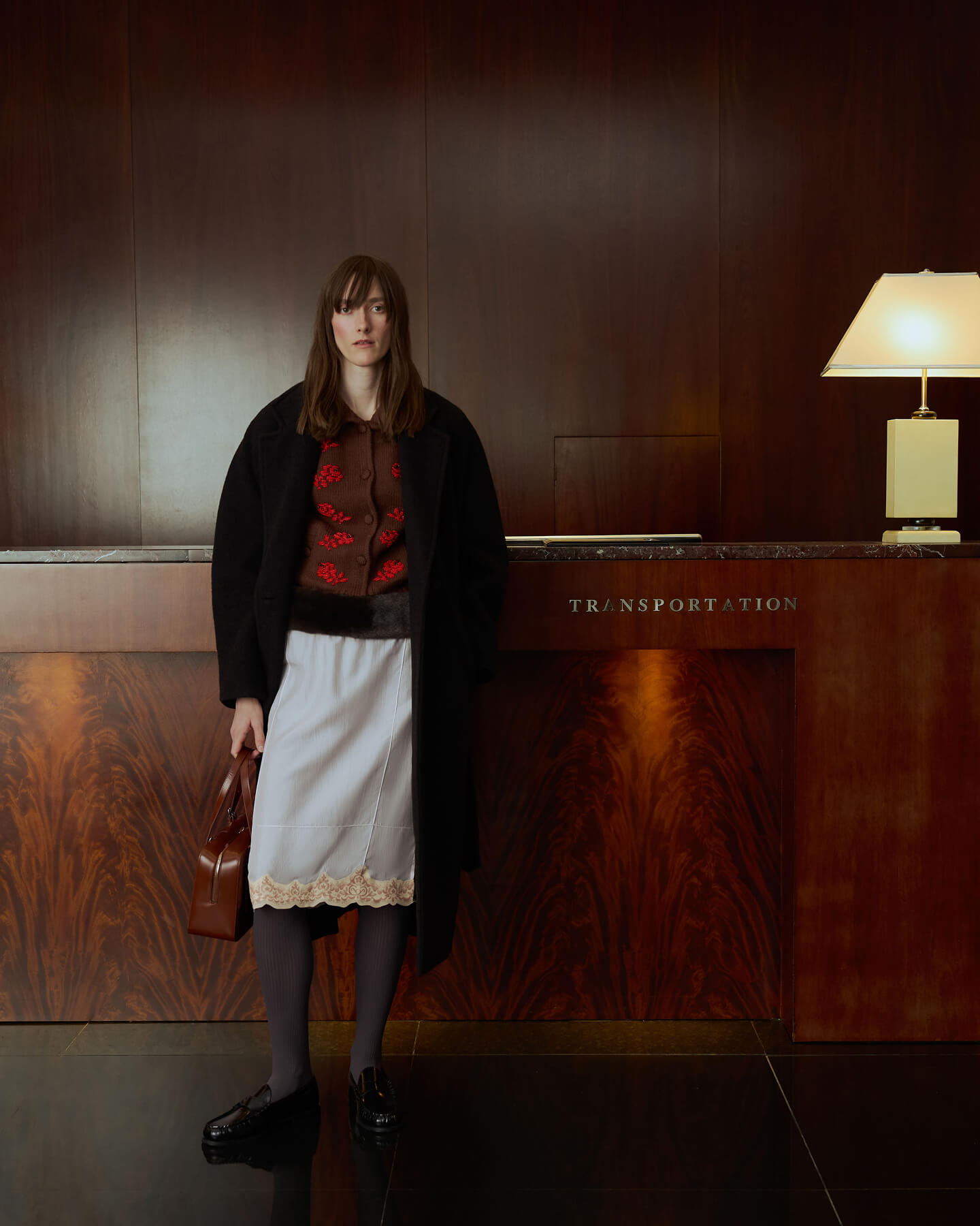 Кардиган SHUSHU/TONG, юбка COIS, пальто Roseanna, сумка A.P.C., лоферы MIISTA.