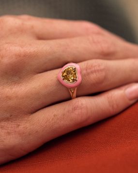 Кольцо с цитрином и розовой эмалью Courage
