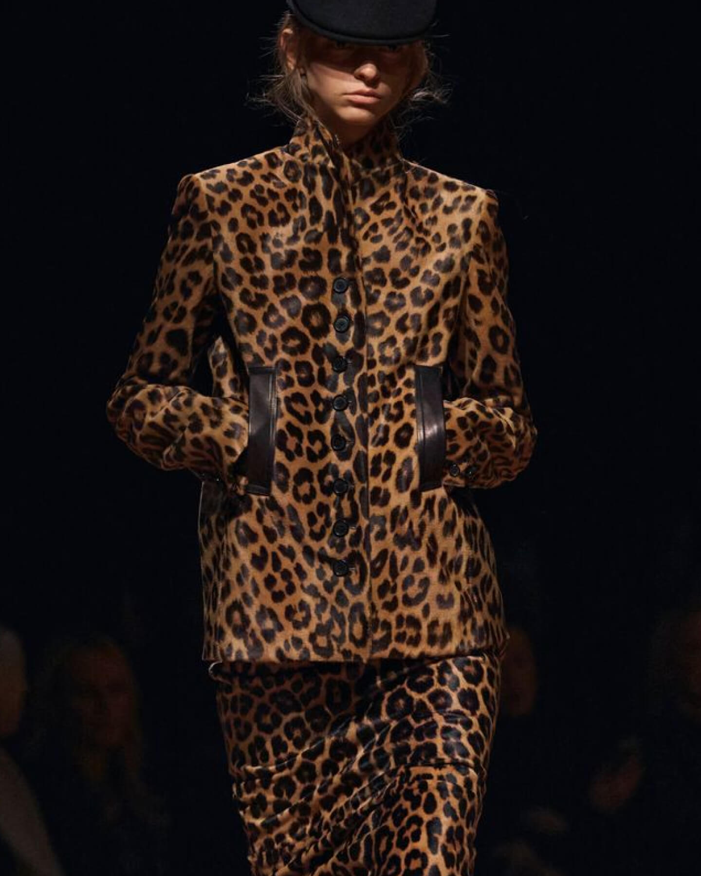 Фото: Khaite FW25 (Tagwalk)