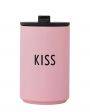Design Letters Термокружка с надписью «Kiss», цвет розовый - миниатюра 1