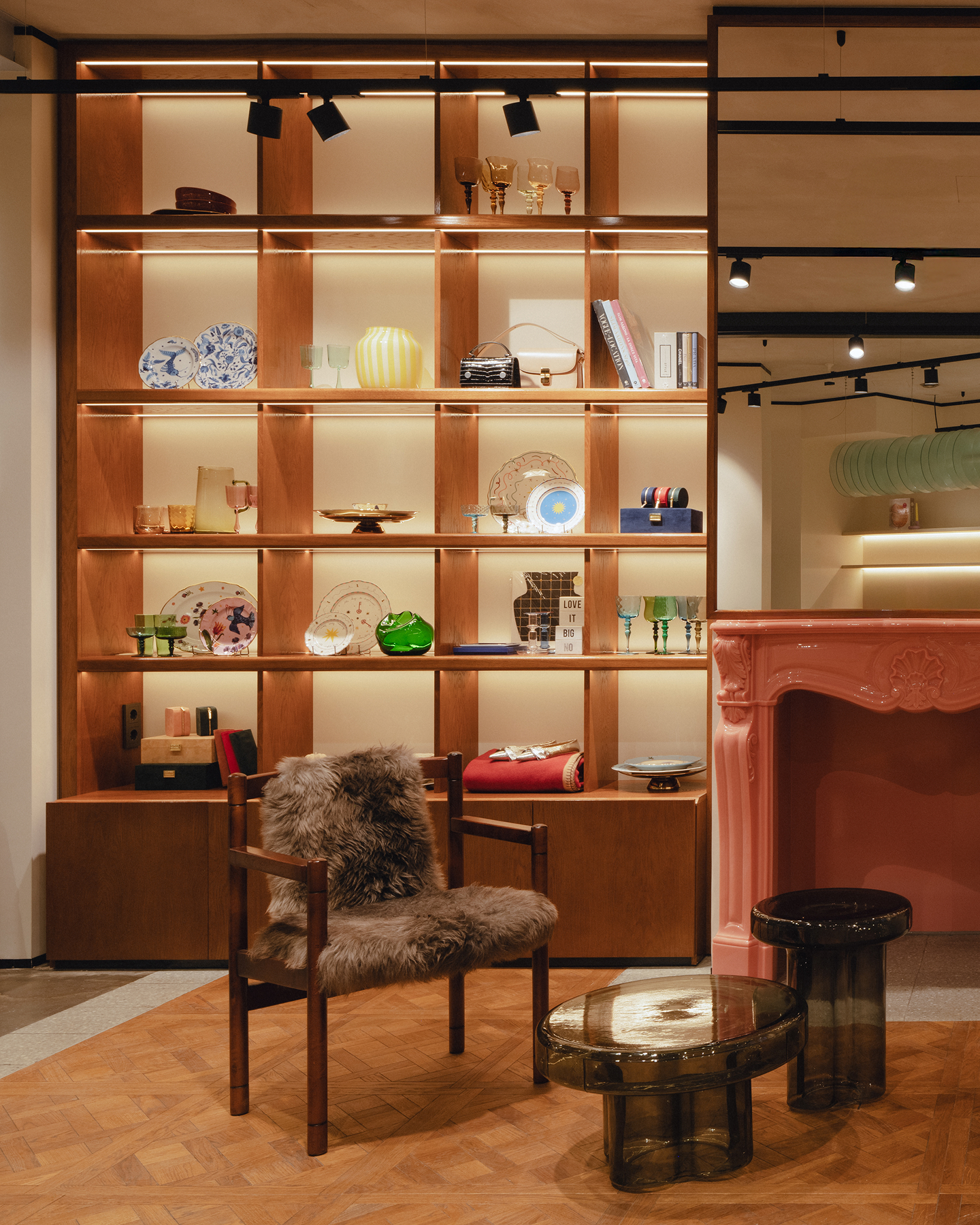 Фото: Варвара ТопленниковаОбъекты: Bitossi, R+D.LAB, Completedworks, NEW MAGS 