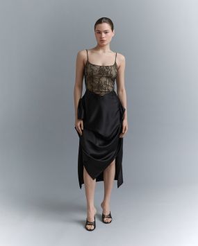 Платье на бретелях