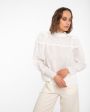 Блуза Vonna из рами с декором из английского кружева, цвет белый - миниатюра 6