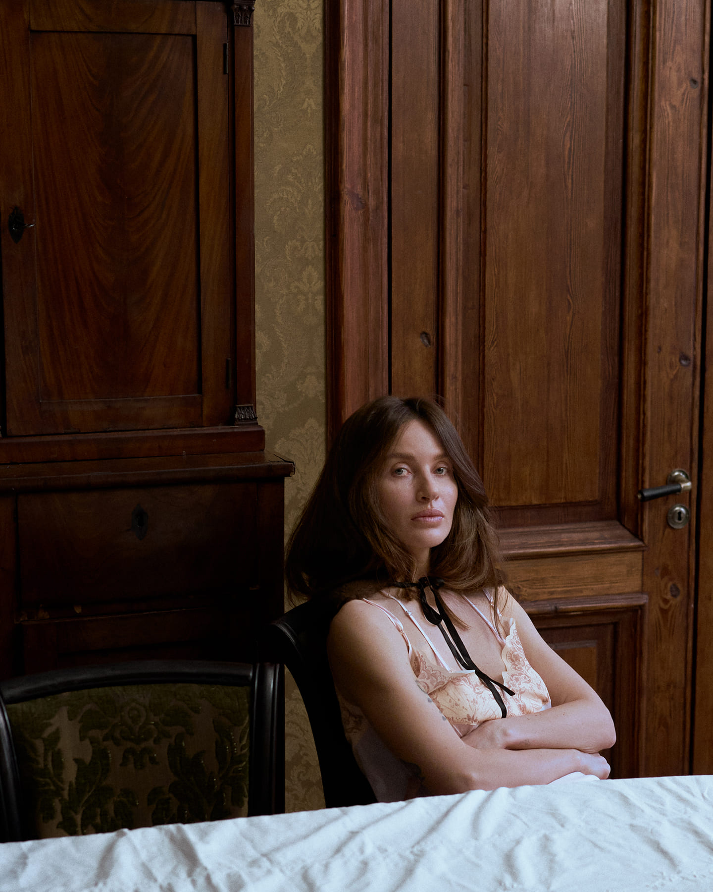 Топ COIS, воротник Sencellerie (доступен в бутике NUSELF на Большой Никитской, 17с1).&nbsp;