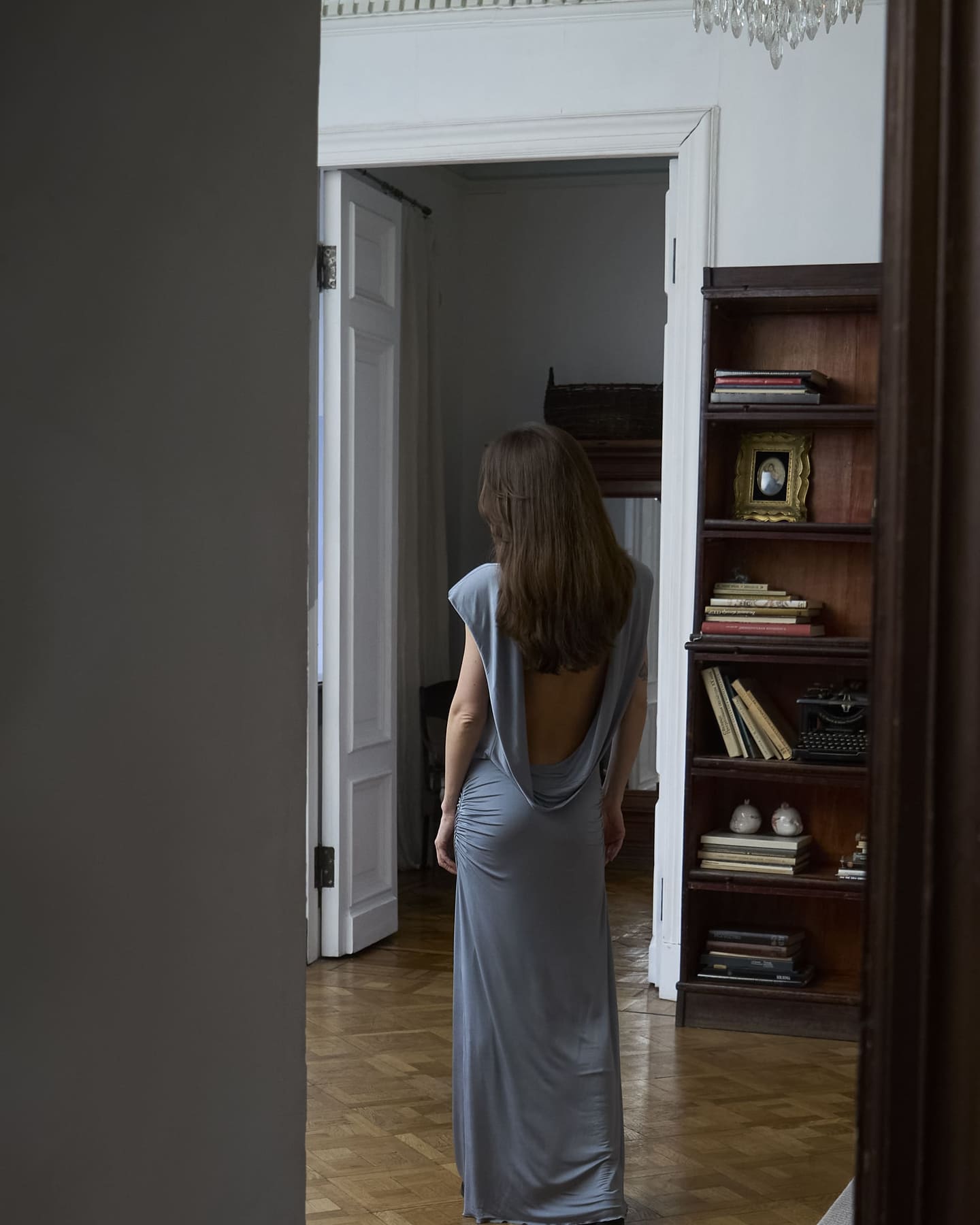 Платье AUTENTIMENTS, лоферы MIISTA.