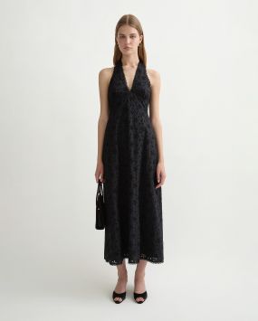 Платье с вышивкой