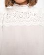 Блуза Vonna из рами с декором из английского кружева, цвет белый - миниатюра 6