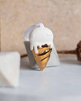 Елочная игрушка из фарфора Рожок с Золотом